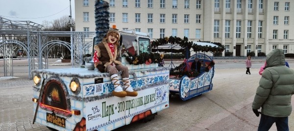 На площади Ленина в Бресте проходят праздничные мероприятия На площади Ленина в Бресте проходят праздничные мероприятия
