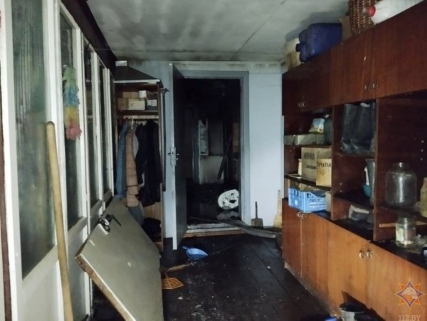На пожаре в Барановичах мужчина спас соседку На пожаре в Барановичах мужчина спас соседку