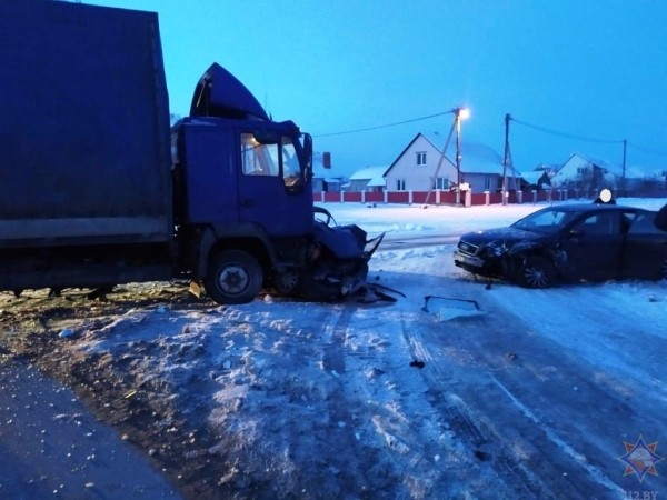 При ДТП в Пружанах работники МЧС спасли водителя легкового автомобиля При ДТП в Пружанах работники МЧС спасли водителя легкового автомобиля