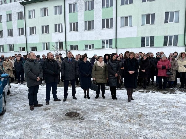 Семь новых Geely Emgran для поликлиник и больниц Бреста Семь новых Geely Emgran для поликлиник и больниц Бреста