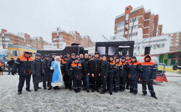 Стилизованный парад техники представили Барановичские и Брестские железнодорожники на «Берестейских санях» в Пинске Стилизованный парад техники представили Барановичские и Брестские железнодорожники на «Берестейских санях» в Пинске