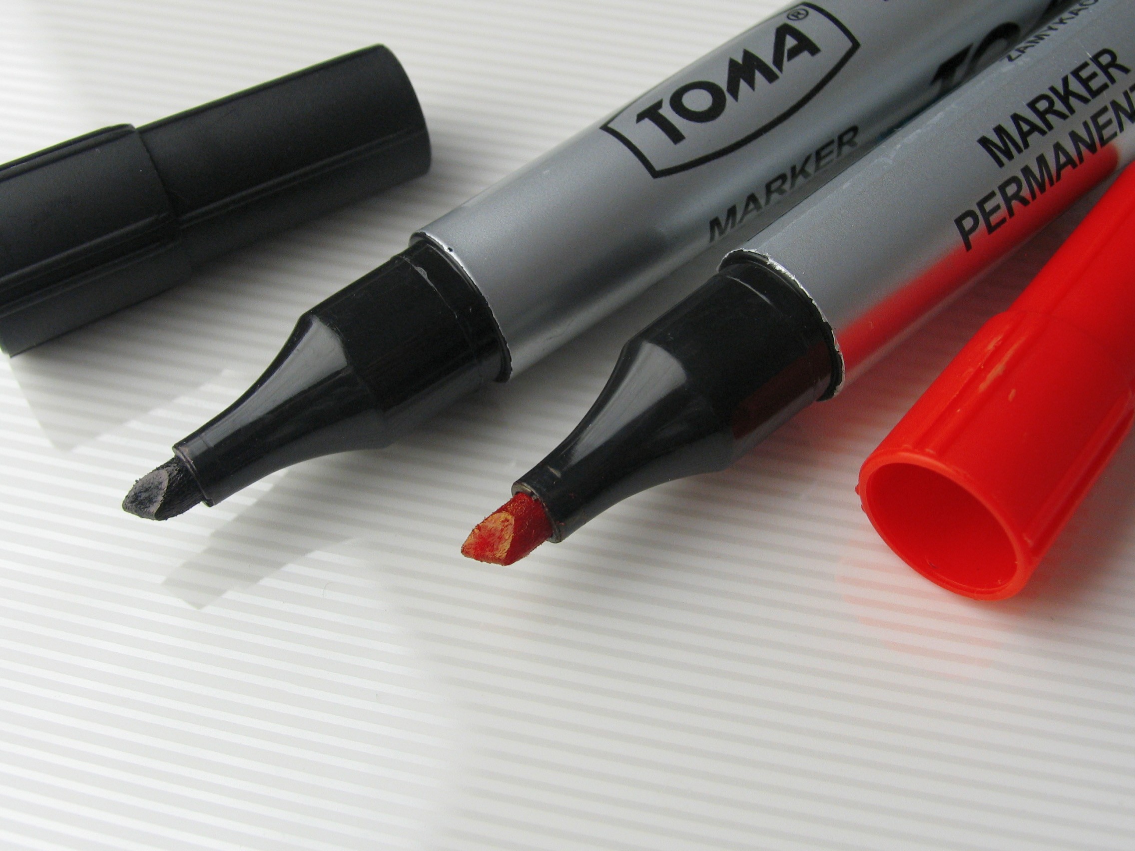 Как выбрать перманентный маркер — для чего нужен и где используется