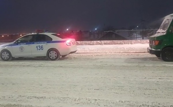 В Барановичах снегоуборочная техника работает в сопровождении ГАИ В Барановичах снегоуборочная техника работает в сопровождении ГАИ