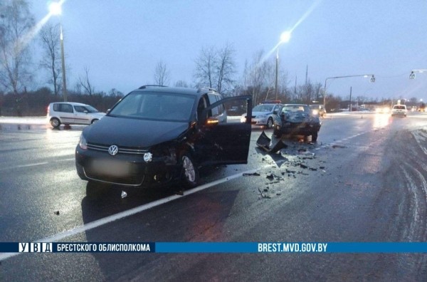 В Бресте на Ковельской произошло ДТП. Рассказываем подробности