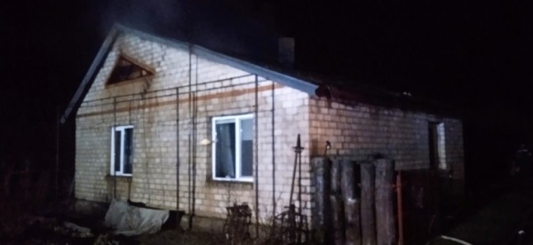 В Каменецком районе в новогоднюю ночь загорелся жилой дом