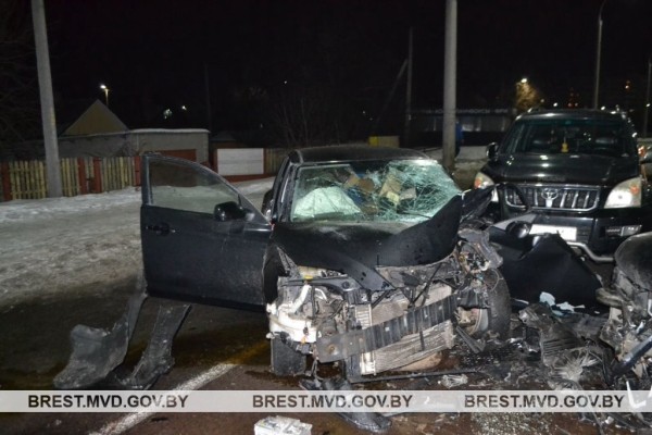 Водитель такси был пьян. Стали известны подробности ДТП на ул.Суворова в Бресте Водитель такси был пьян. Стали известны подробности ДТП на ул.Суворова в Бресте