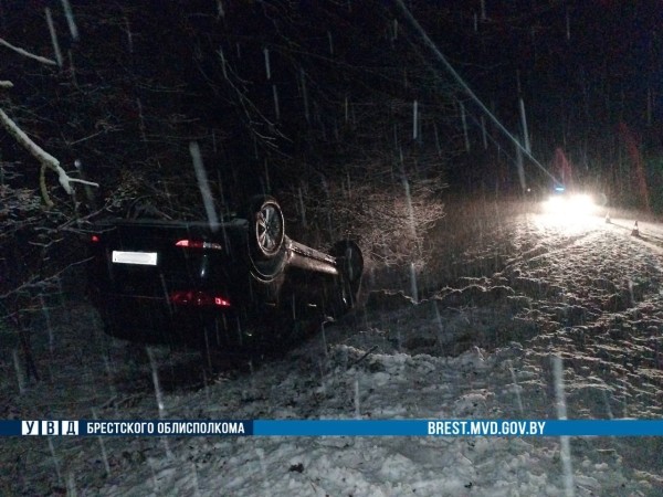 Выпадение снега спровоцировало ряд ДТП на территории Брестчины Выпадение снега спровоцировало ряд ДТП на территории Брестчины