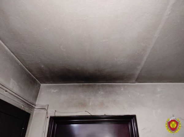 Житель Ивацевичей поджег входную дверь квартиры неприятеля Житель Ивацевичей поджег входную дверь квартиры неприятеля