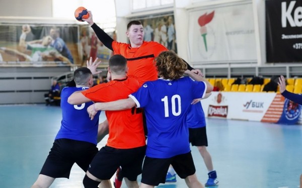 Барановичские гандболисты подтягиваются и занимают призовые места на соревнованиях 