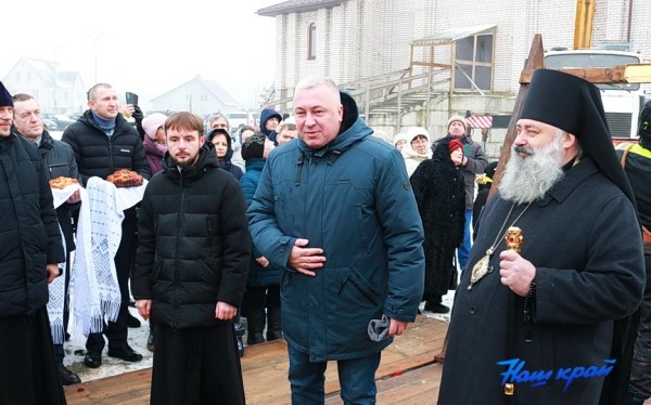 Божья радость! Купол храма святой Валентины Минской в Барановичах увенчал освященный крест, а на территории зазвонили освященные колокола Божья радость! Купол храма святой Валентины Минской в Барановичах увенчал освященный крест, а на территории зазвонили освященные колокола