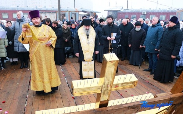 Божья радость! Купол храма святой Валентины Минской в Барановичах увенчал освященный крест, а на территории зазвонили освященные колокола Божья радость! Купол храма святой Валентины Минской в Барановичах увенчал освященный крест, а на территории зазвонили освященные колокола