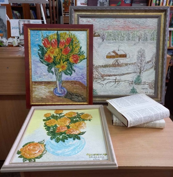 «Цветную музыку души» Галины Лис пришли послушать читатели городской библиотеки