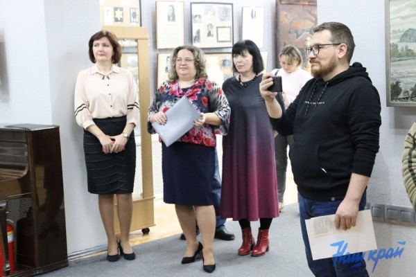 Фотарэпартаж. Адкрыццё выставы жывапісу знакамітага беларускага мастака Алеся Родзіна адбылося ў Баранавічах Фотарэпартаж. Адкрыццё выставы жывапісу знакамітага беларускага мастака Алеся Родзіна адбылося ў Баранавічах