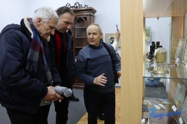 Фотарэпартаж. Адкрыццё выставы жывапісу знакамітага беларускага мастака Алеся Родзіна адбылося ў Баранавічах Фотарэпартаж. Адкрыццё выставы жывапісу знакамітага беларускага мастака Алеся Родзіна адбылося ў Баранавічах