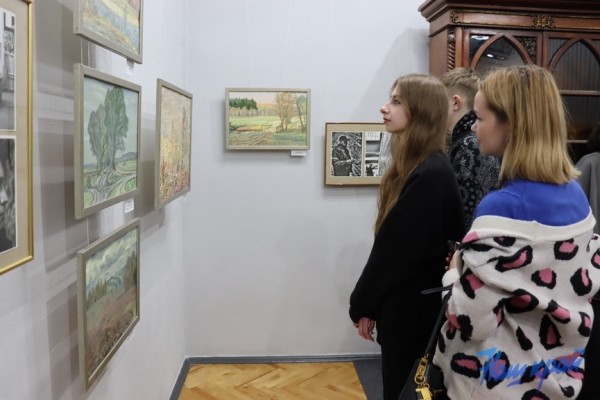 Фотарэпартаж. Адкрыццё выставы жывапісу знакамітага беларускага мастака Алеся Родзіна адбылося ў Баранавічах Фотарэпартаж. Адкрыццё выставы жывапісу знакамітага беларускага мастака Алеся Родзіна адбылося ў Баранавічах