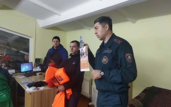 Как спастись при пожаре, рассказали работникам молочно-товарной фермы в Барановичском районе Как спастись при пожаре, рассказали работникам молочно-товарной фермы в Барановичском районе