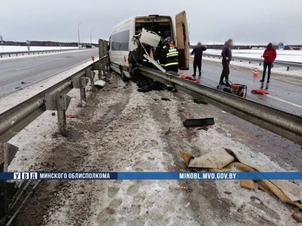 Маршрутка была на «лысой» резине. Подробности аварии в Березинском районе Маршрутка была на «лысой» резине. Подробности аварии в Березинском районе