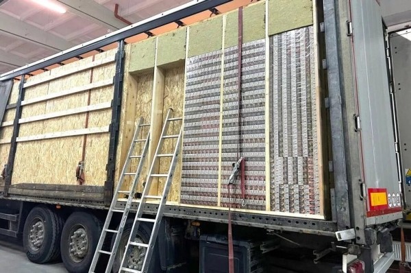 Партию белорусских сигарет на 2,3 миллиона евро задержали в Польше Партию белорусских сигарет на 2,3 миллиона евро задержали в Польше