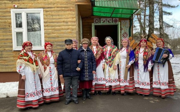 У Баранавіцкім раёне дыяментавае вяселле адзначылі традыцыйным абрадам