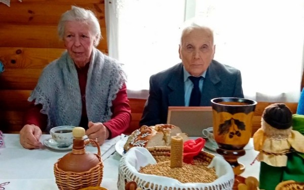 У Баранавіцкім раёне дыяментавае вяселле адзначылі традыцыйным абрадам