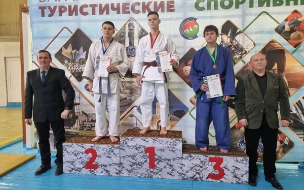 В авангарде — девушки! В авангарде — девушки!