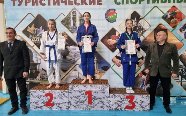 В авангарде — девушки! В авангарде — девушки!