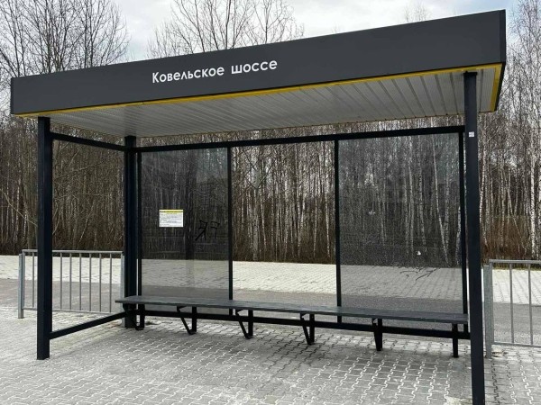 В Бресте повредили шесть остановок В Бресте повредили шесть остановок