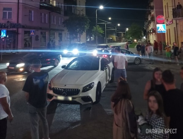 Злостный нарушитель ПДД и любитель «заряженных» авто сбил пешехода в Бресте: суд вынес приговор