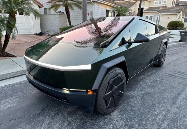 В Беларусь массово въезжают Tesla Cybertruck В Беларусь массово въезжают Tesla Cybertruck