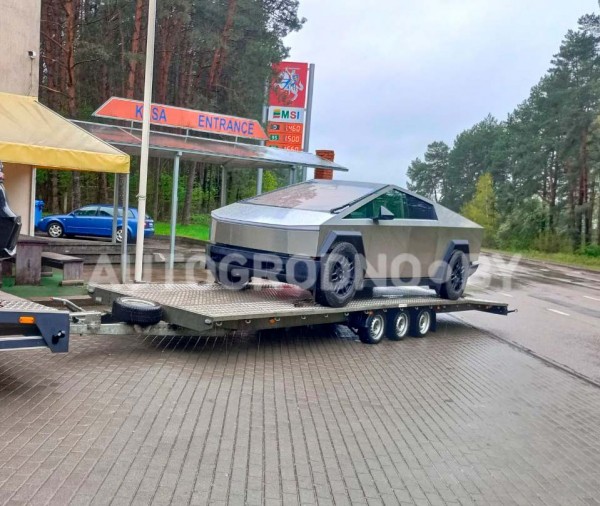 В Беларусь массово въезжают Tesla Cybertruck В Беларусь массово въезжают Tesla Cybertruck