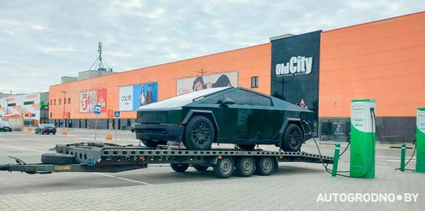 В Беларусь массово въезжают Tesla Cybertruck В Беларусь массово въезжают Tesla Cybertruck
