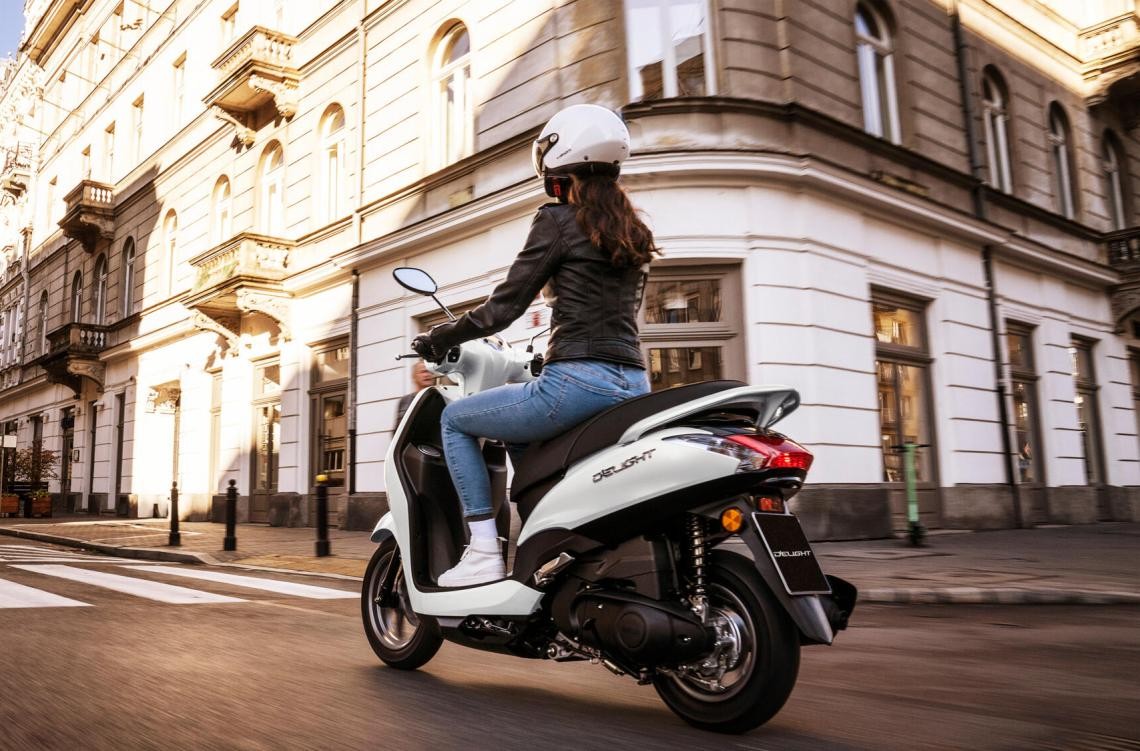 Скутеры: удобный транспорт для городских улиц