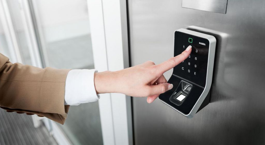 Эффективное управление доступом в жилых комплексах: Опыт внедрения СКУД