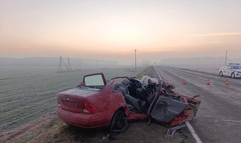 Смертельное ДТП в Пинском районе: оторвавшийся прицеп столкнулся с автомобилем
Смертельное ДТП в Пинском районе: оторвавшийся прицеп столкнулся с автомобилем